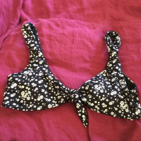 Floral Bikini - Picture 2 of 4